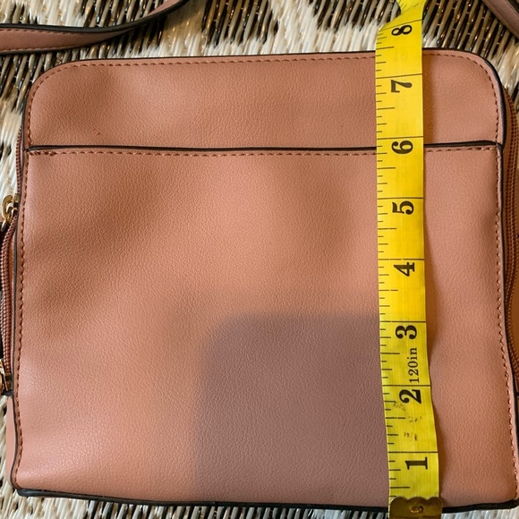 Elegant Pink Crossbody Bag - Picture 7 of 9